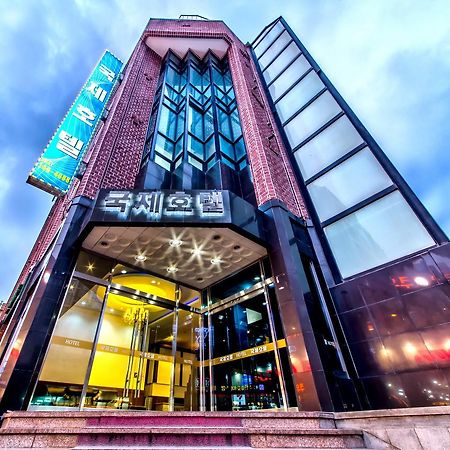 International Hotel Jeju Bagian luar foto