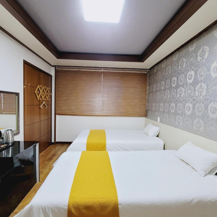 International Hotel Jeju Bagian luar foto