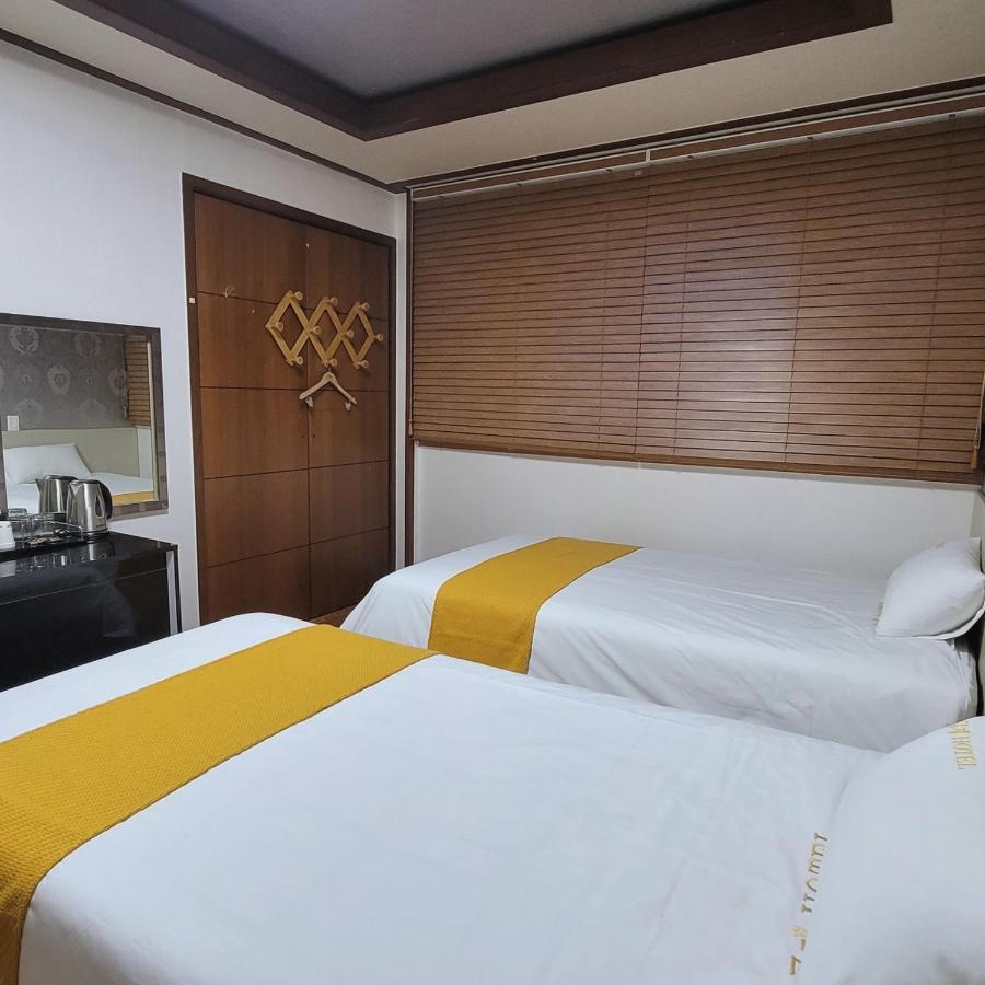 International Hotel Jeju Bagian luar foto