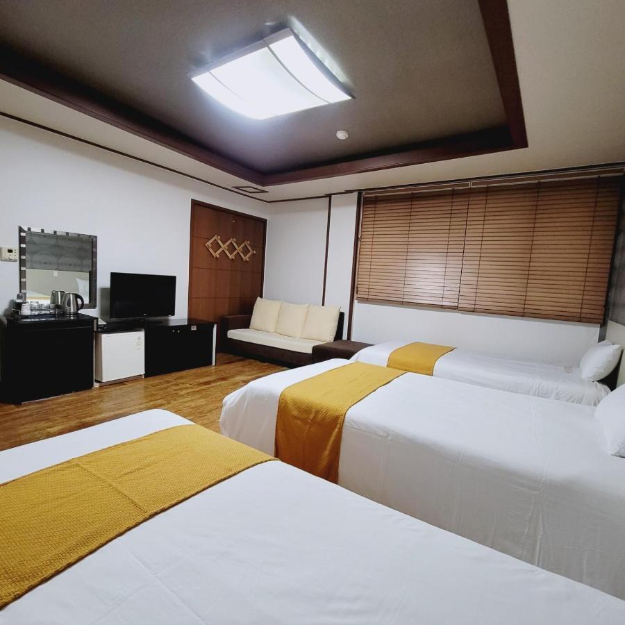 International Hotel Jeju Bagian luar foto