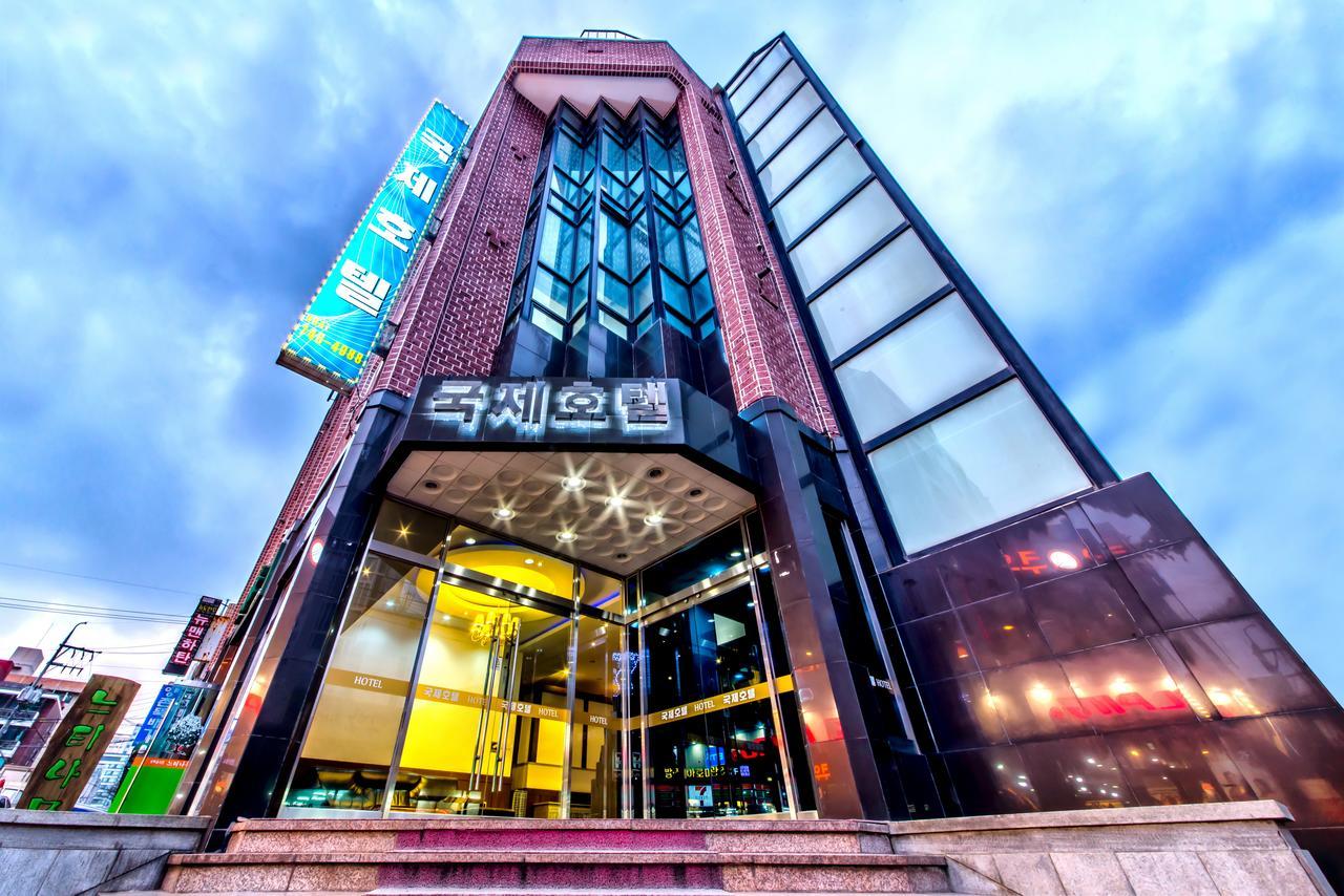 International Hotel Jeju Bagian luar foto
